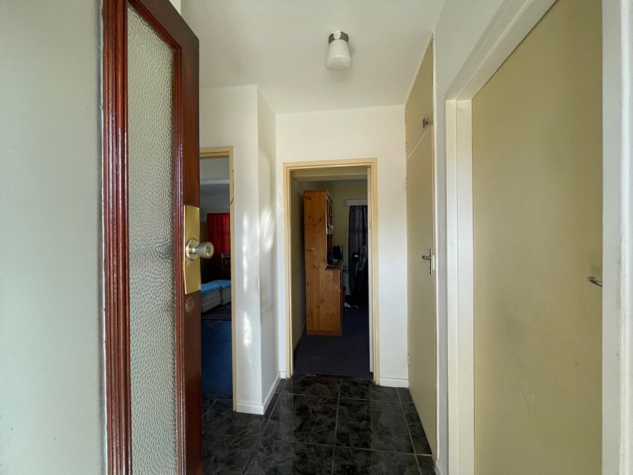 1 Bedroom Property for Sale in Oostersee Western Cape